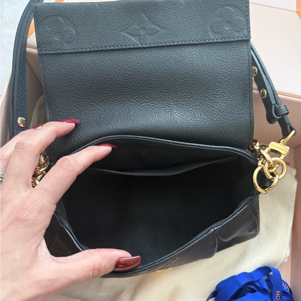 Louis Vuitton favorite MM - Picture 10 of 15